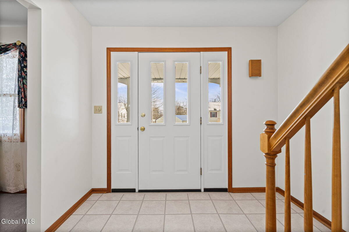 #4 photo, 14 Redwood Drive, Glenville , NY 12302