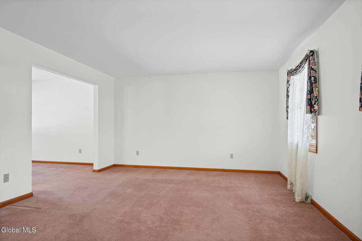 #7 photo, 14 Redwood Drive, Glenville , NY 12302