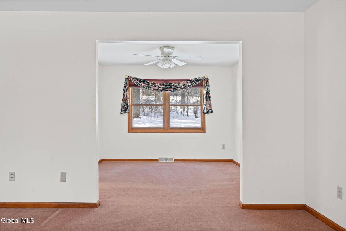 #8 photo, 14 Redwood Drive, Glenville , NY 12302