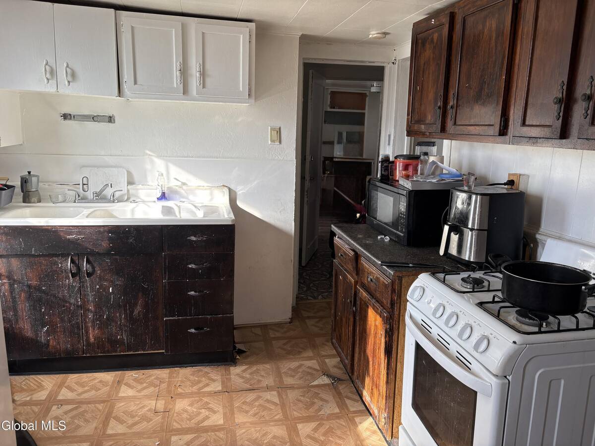 #4 photo, 54 Delaware Street, Albany , NY 12202