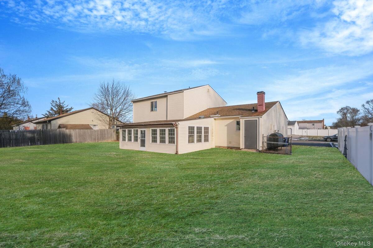 #27 photo, 139 Tarpon Avenue, Medford , NY 11763