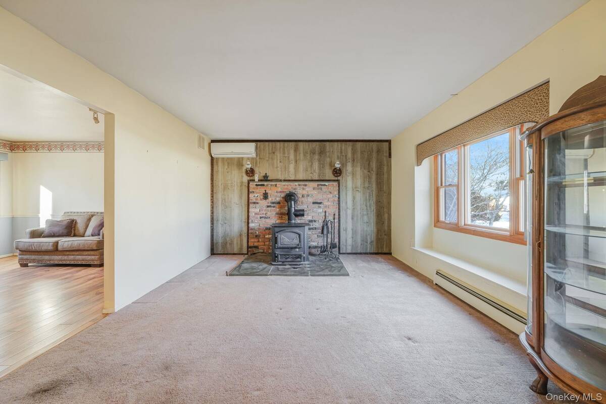 #5 photo, 139 Tarpon Avenue, Medford , NY 11763