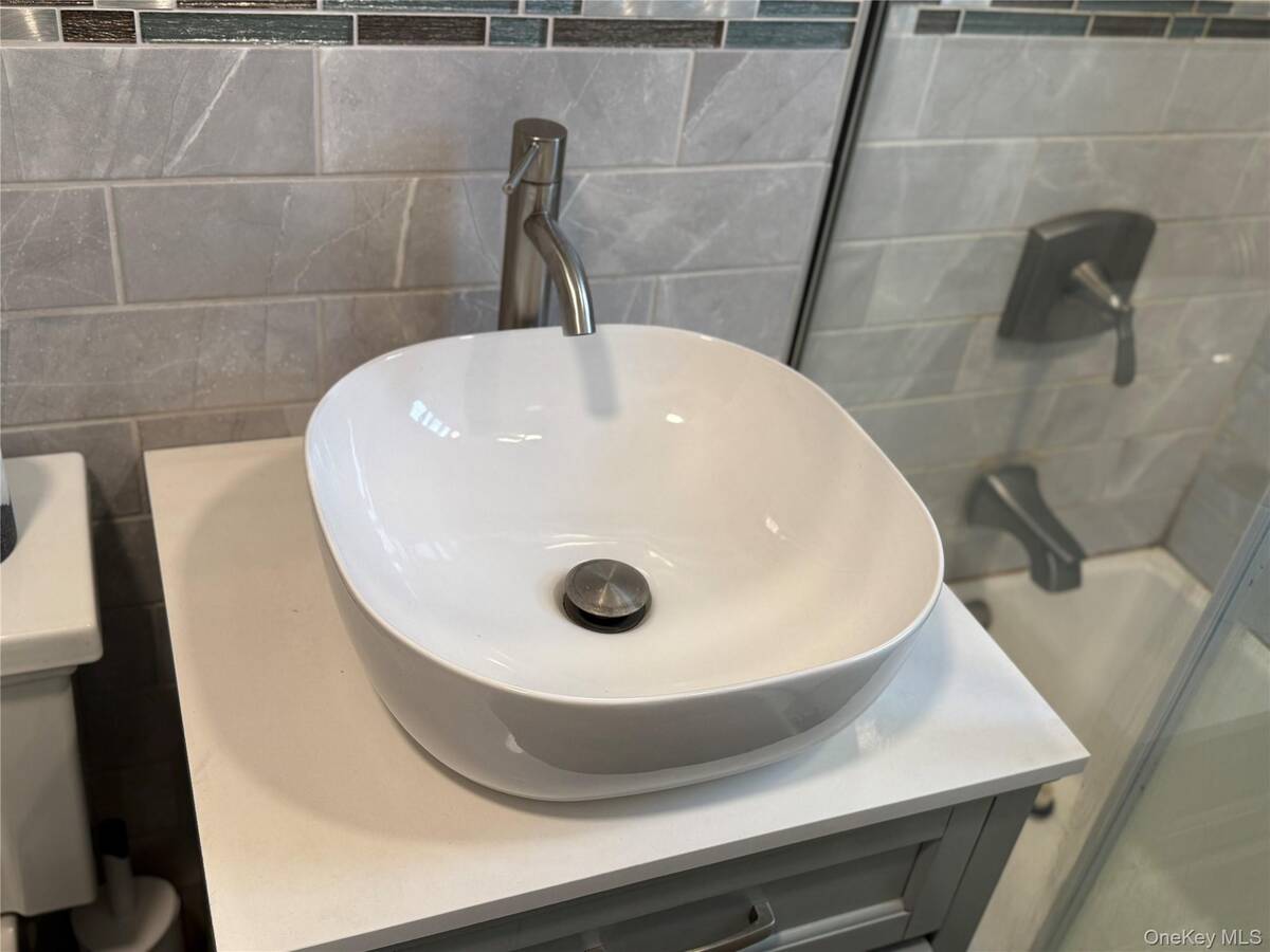 #6 photo, 131-59 234th Street, #2, Rosedale , NY 11422