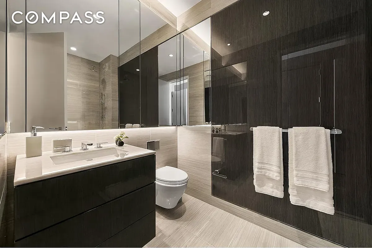 #13 photo, New York City, Midtown , NY 10019