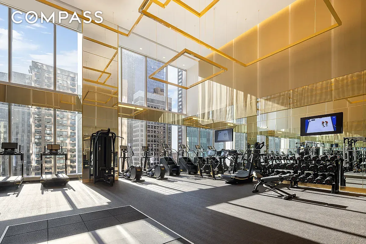 #19 photo, New York City, Midtown , NY 10019