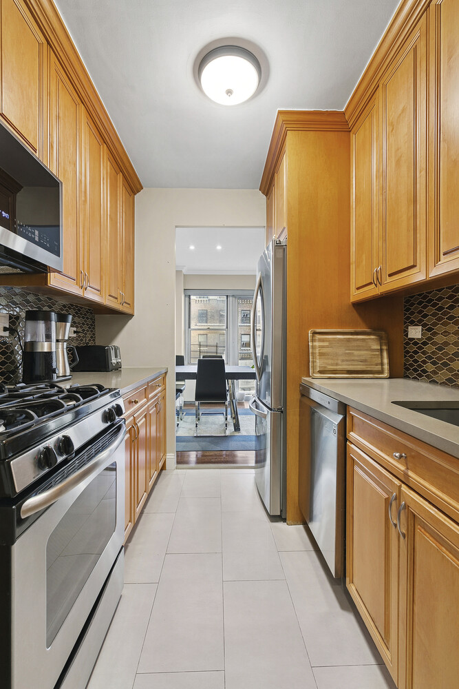 #4 photo, 118 E 60TH Street, Lenox Hill , NY 10022