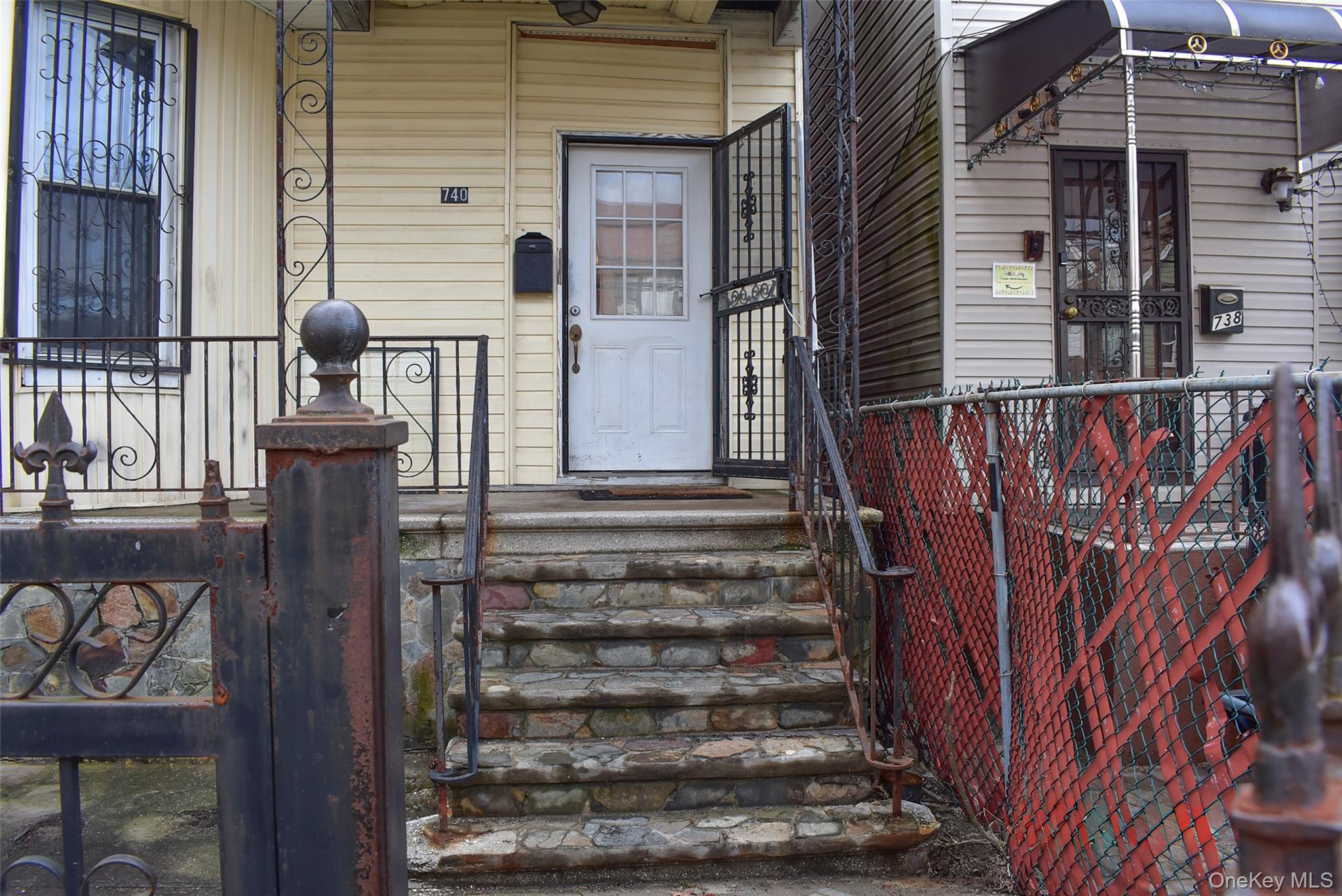 #4 photo, 740 E 218th Street, Bronx , NY 10467