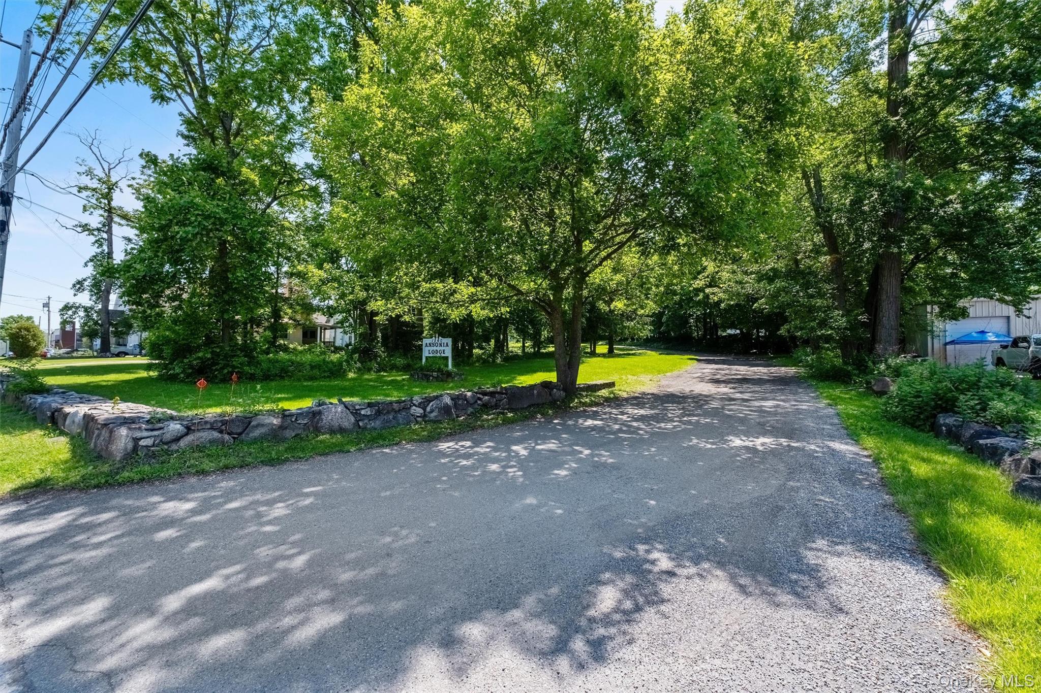 #7 photo, 1860 E Main Street, Mohegan Lake , NY 10547
