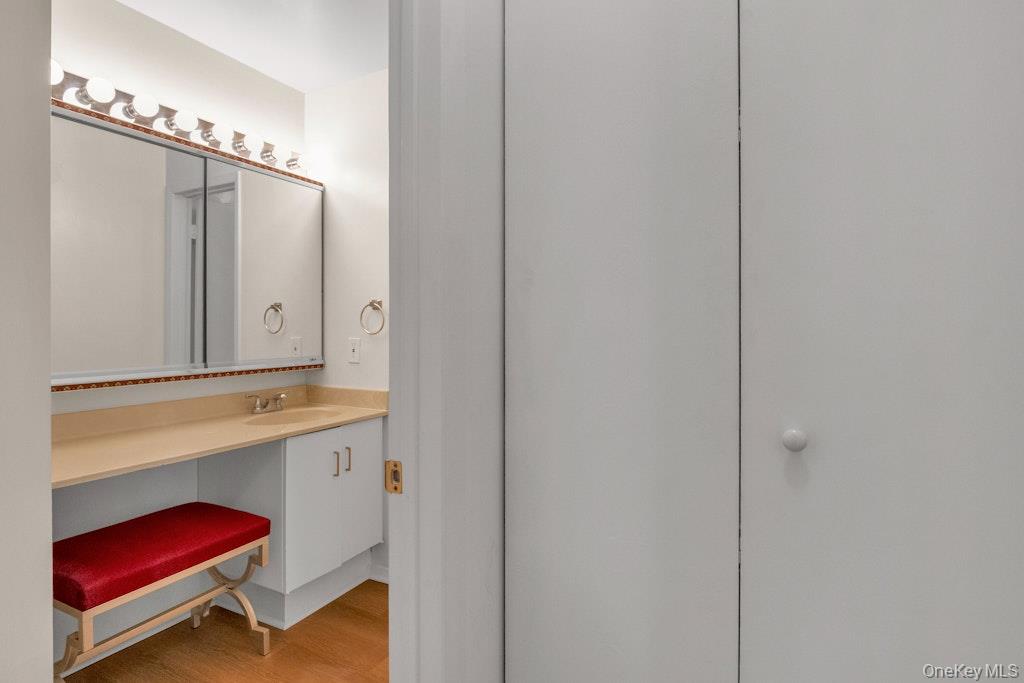 #17 photo, 55 N Broadway, White Plains , NY 10601