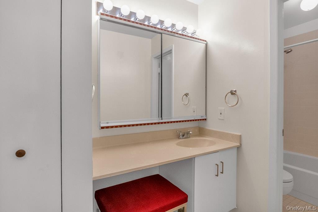 #20 photo, 55 N Broadway, White Plains , NY 10601