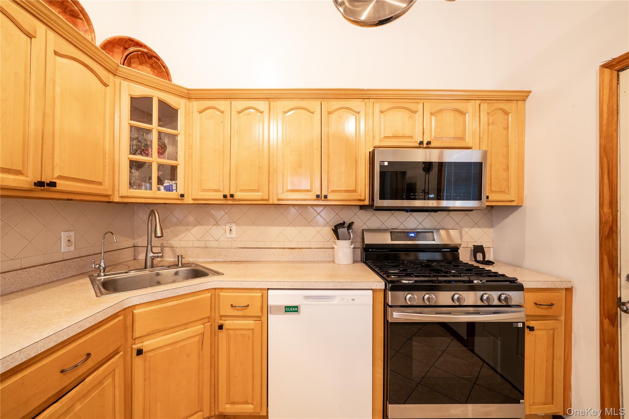 #5 photo, 72 Cranberry Street, Central Islip , NY 11722