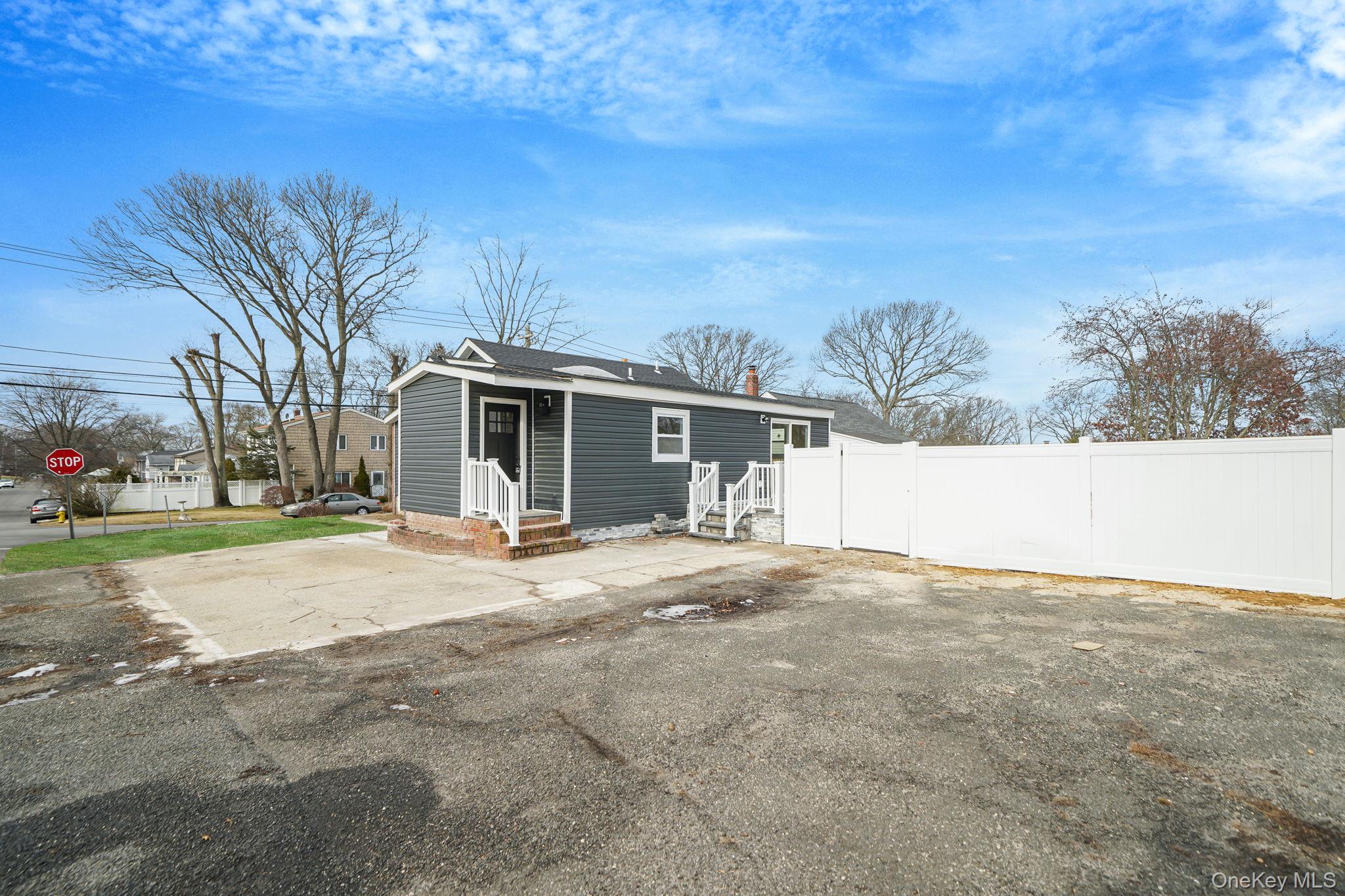 #19 photo, 131 Belle Avenue, Ronkonkoma , NY 11779