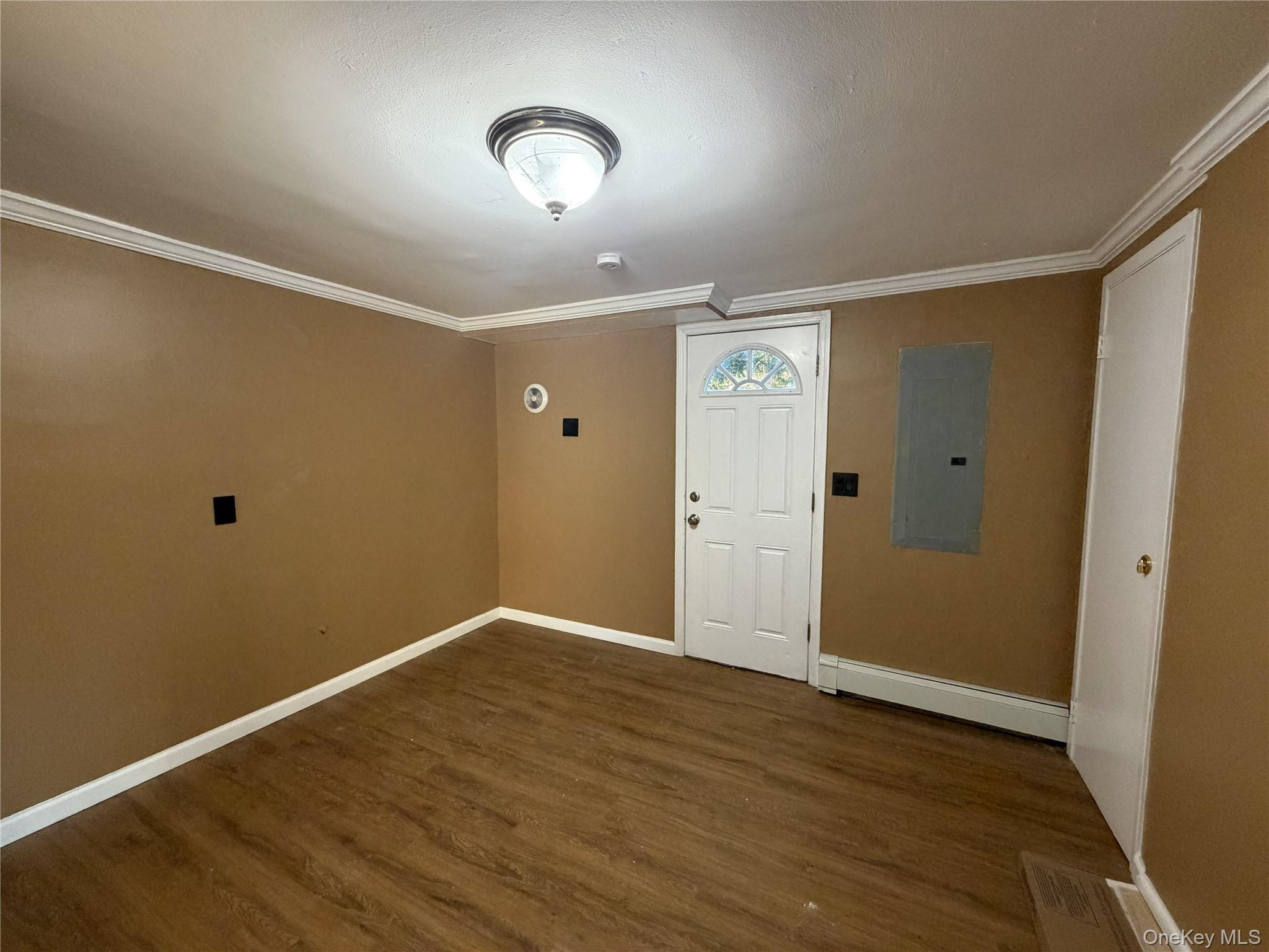 #14 photo, 220 Kinkel Street, ناسو Westbury , NY 11590