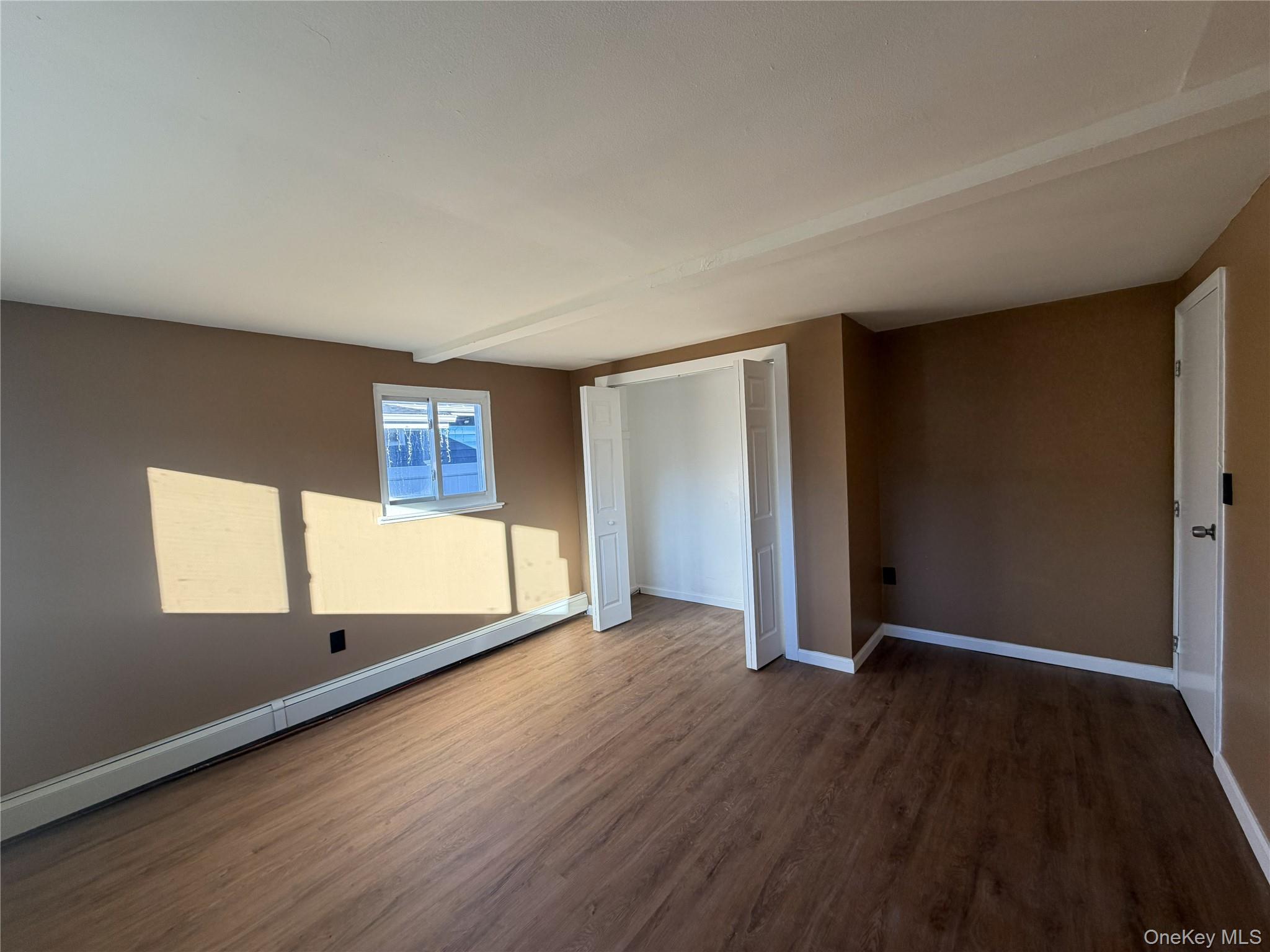 #18 photo, 220 Kinkel Street, ناسو Westbury , NY 11590