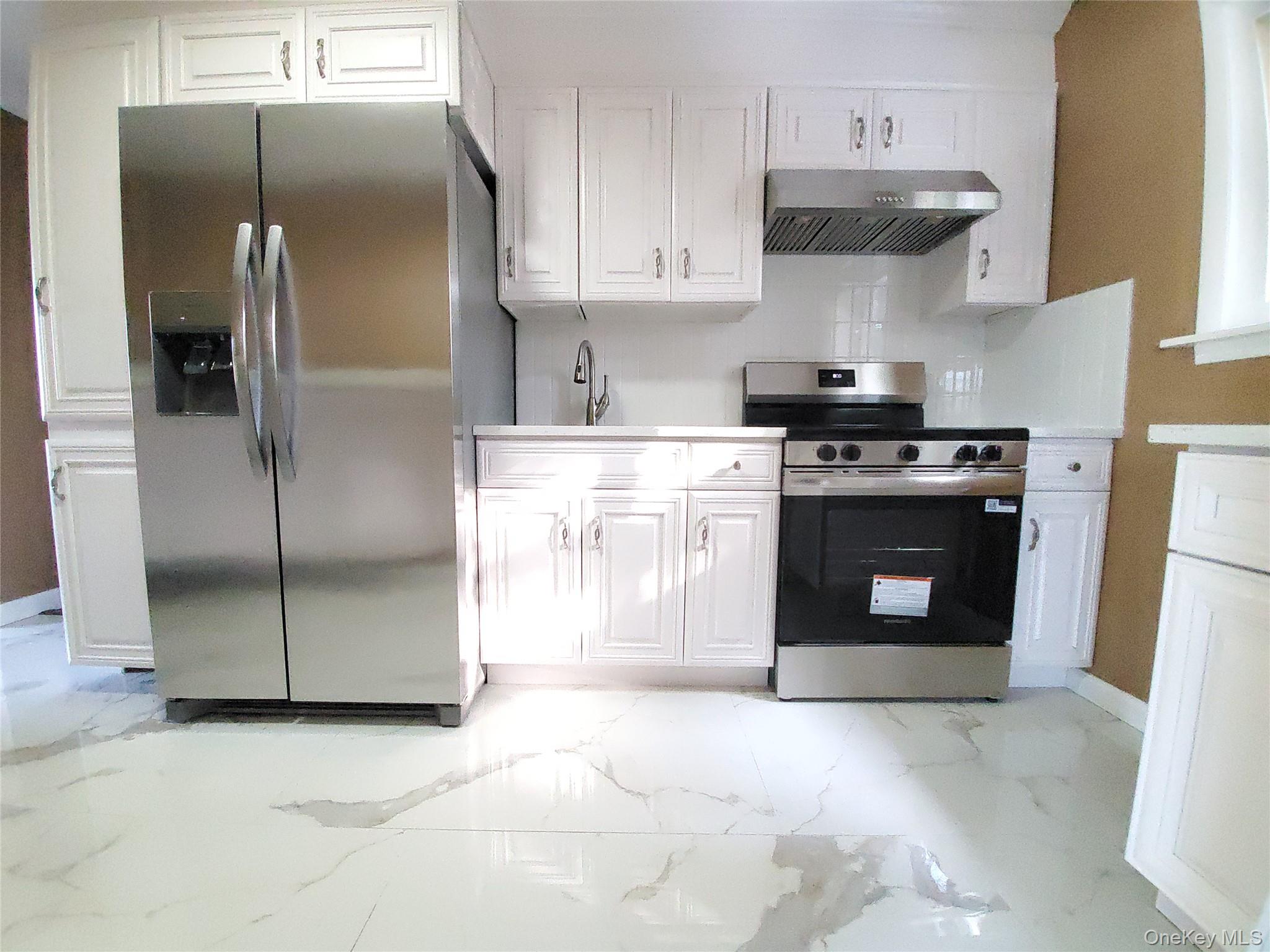 #4 photo, 220 Kinkel Street, ناسو Westbury , NY 11590