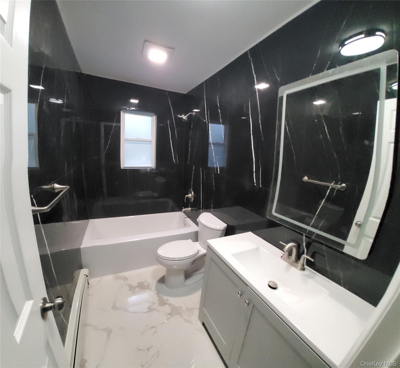 #7 photo, 220 Kinkel Street, ناسو Westbury , NY 11590