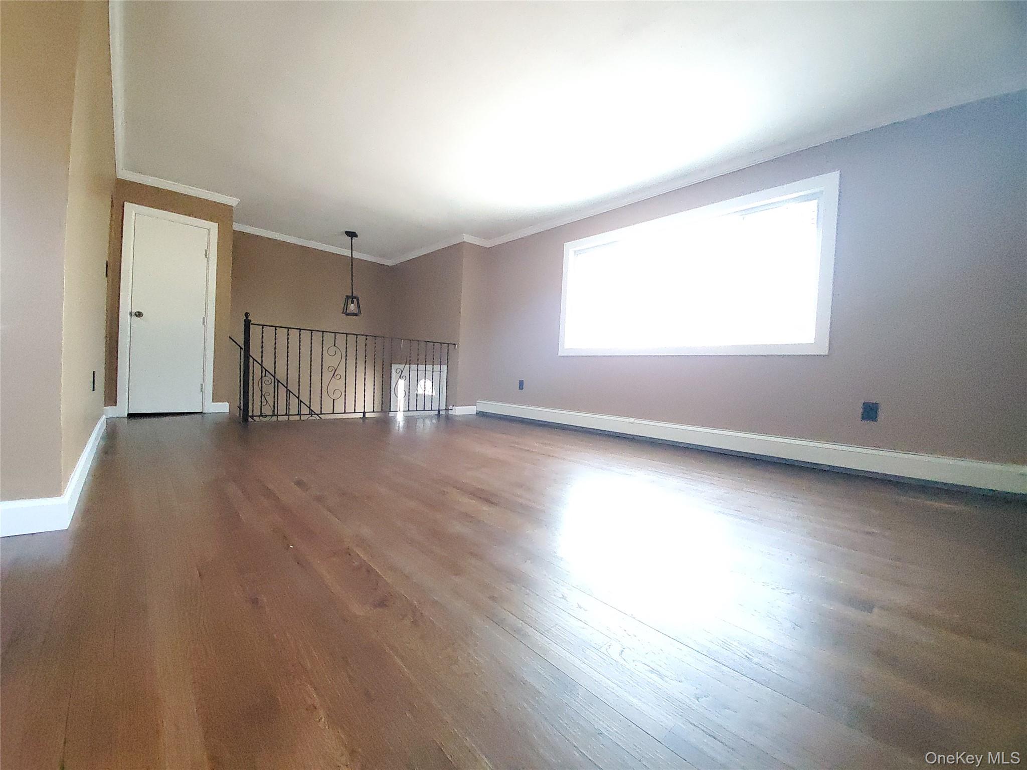 #9 photo, 220 Kinkel Street, ناسو Westbury , NY 11590