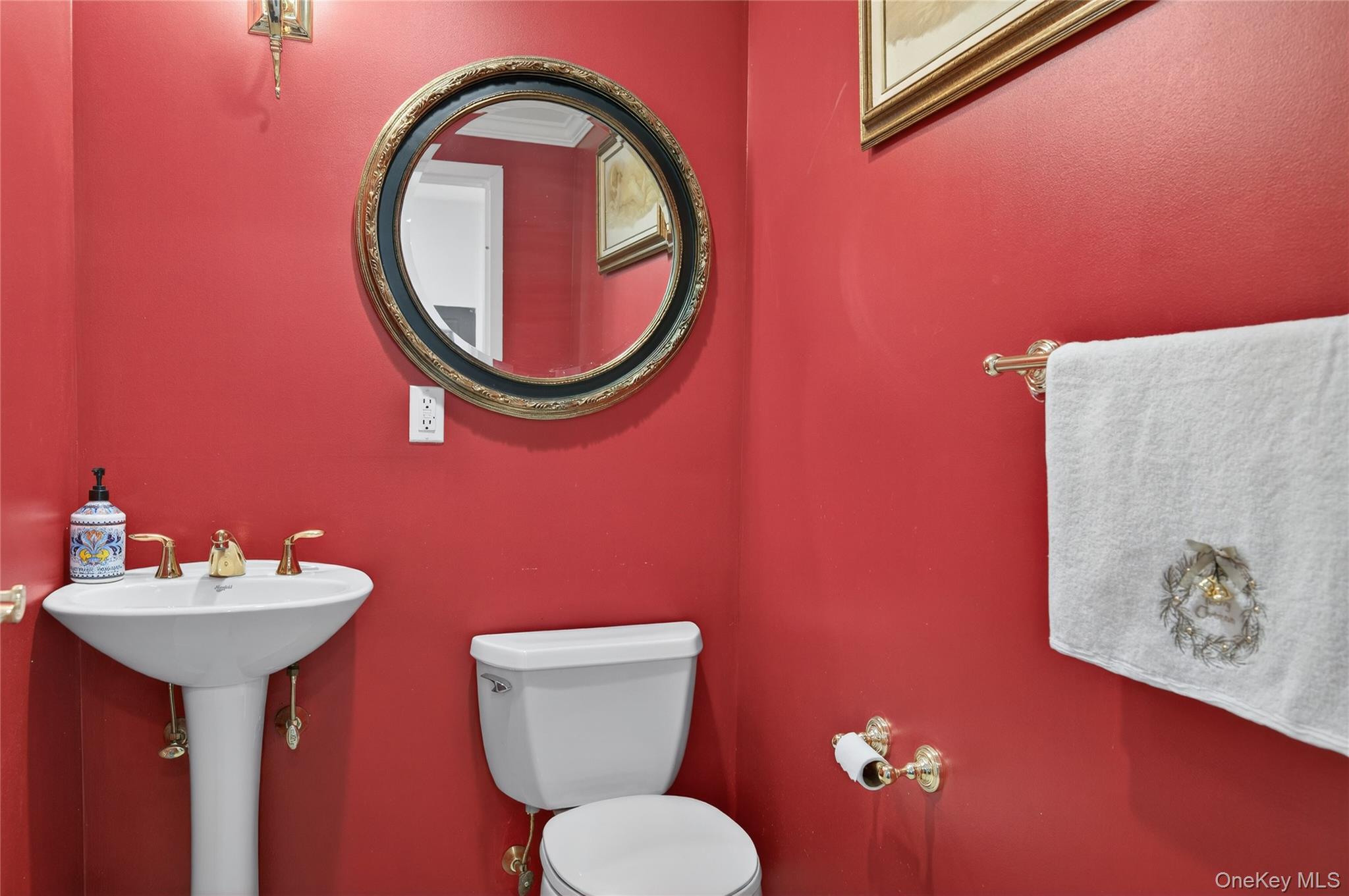 #12 photo, 242 Maple Avenue, Westbury , NY 11590