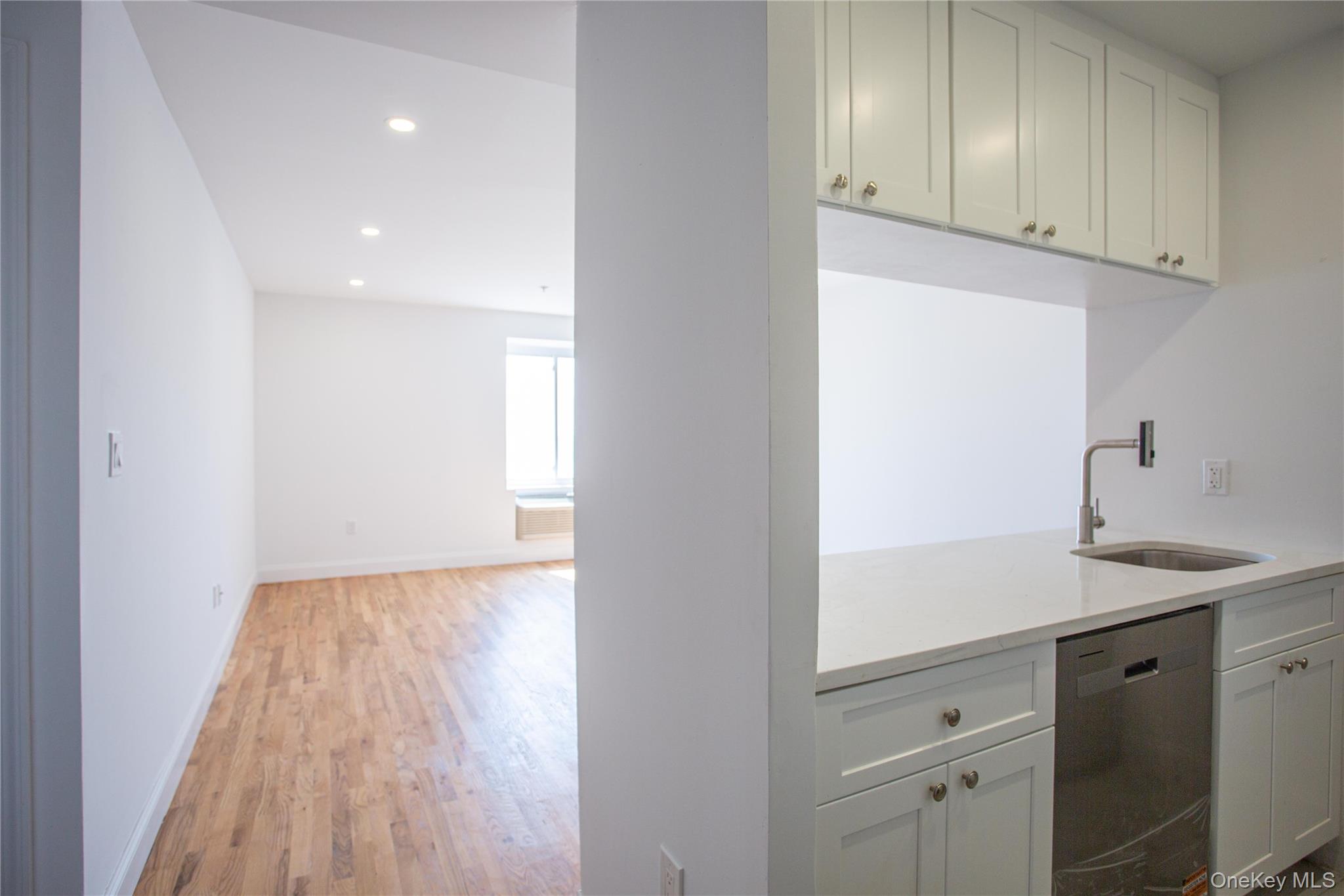 #5 photo, 10 Franklin Boulevard, Long Beach , NY 11561