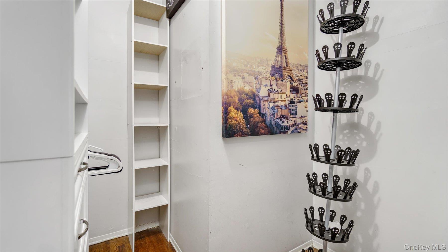 #17 photo, 3 Altamont Avenue, Sea Cliff , NY 11579