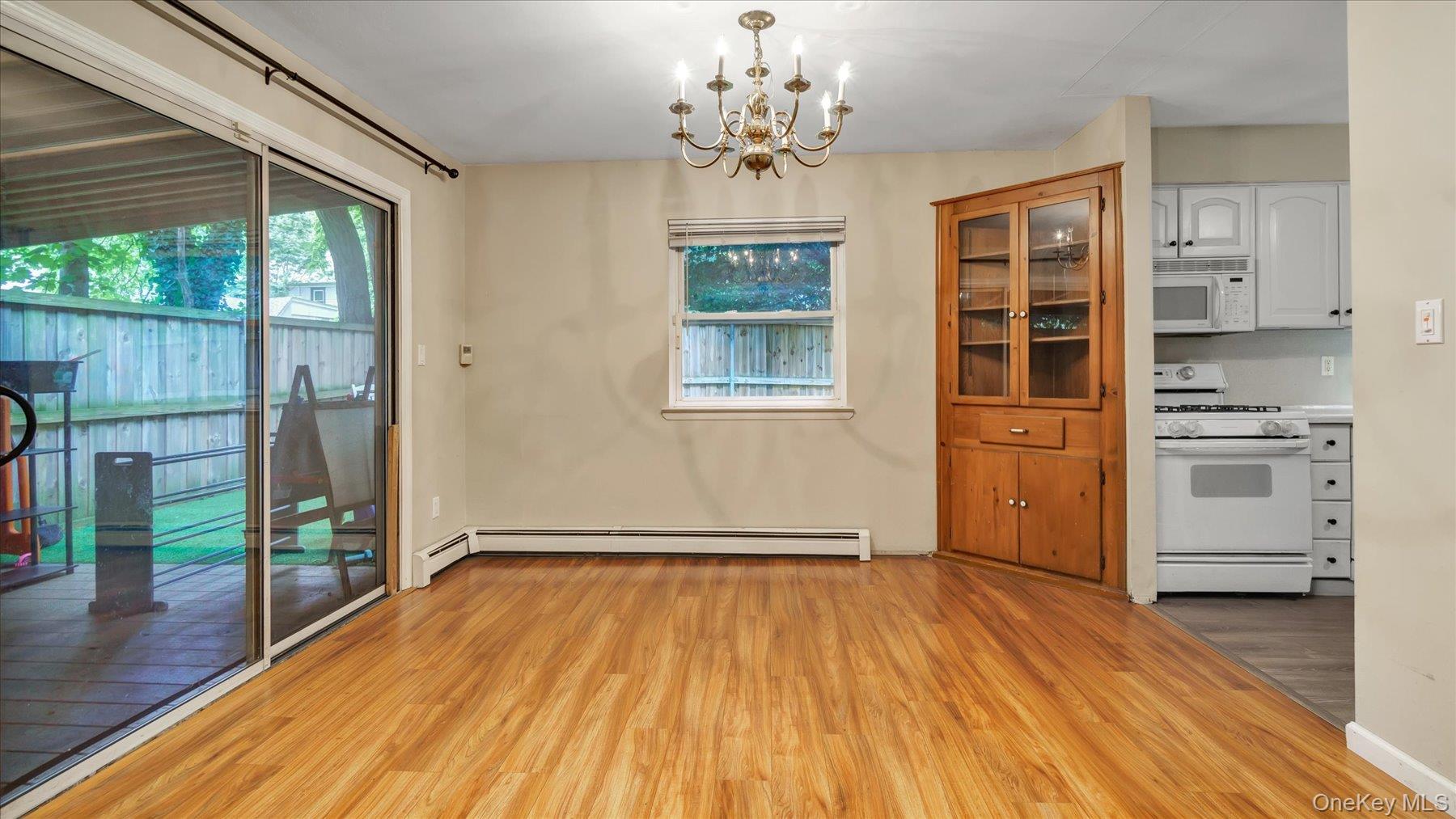 #9 photo, 3 Altamont Avenue, Sea Cliff , NY 11579