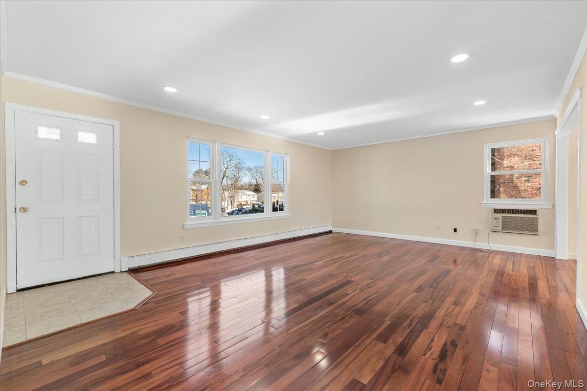 #2 photo, 20 Alex Lane, Glen Cove , NY 11542