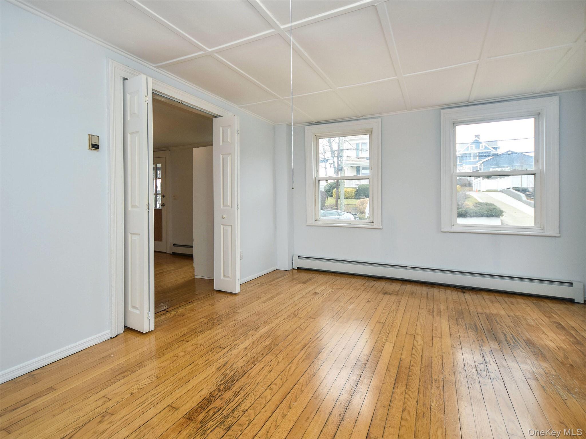 #8 photo, 12 2nd Avenue, Port Washington , NY 11050