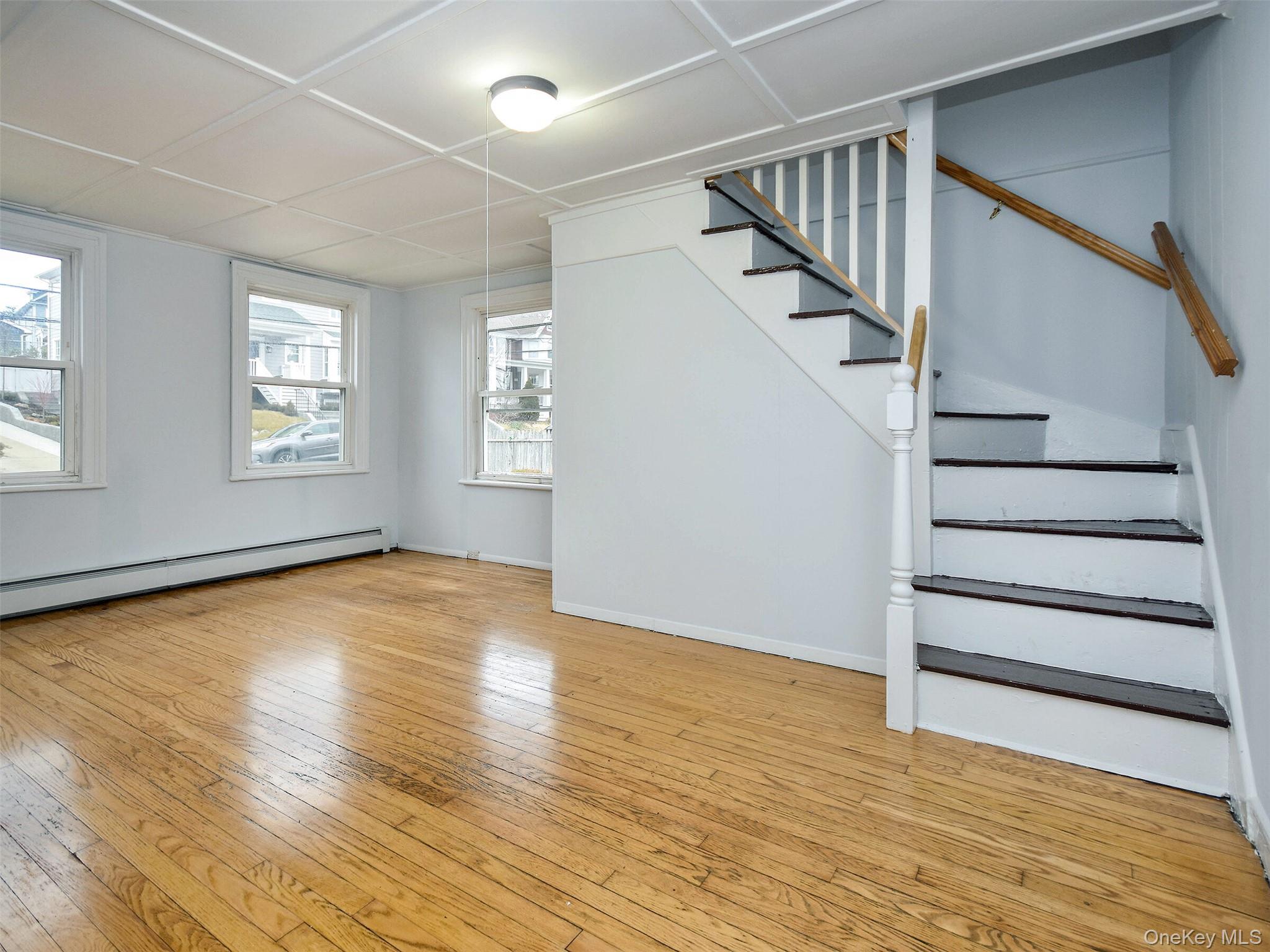 #9 photo, 12 2nd Avenue, Port Washington , NY 11050