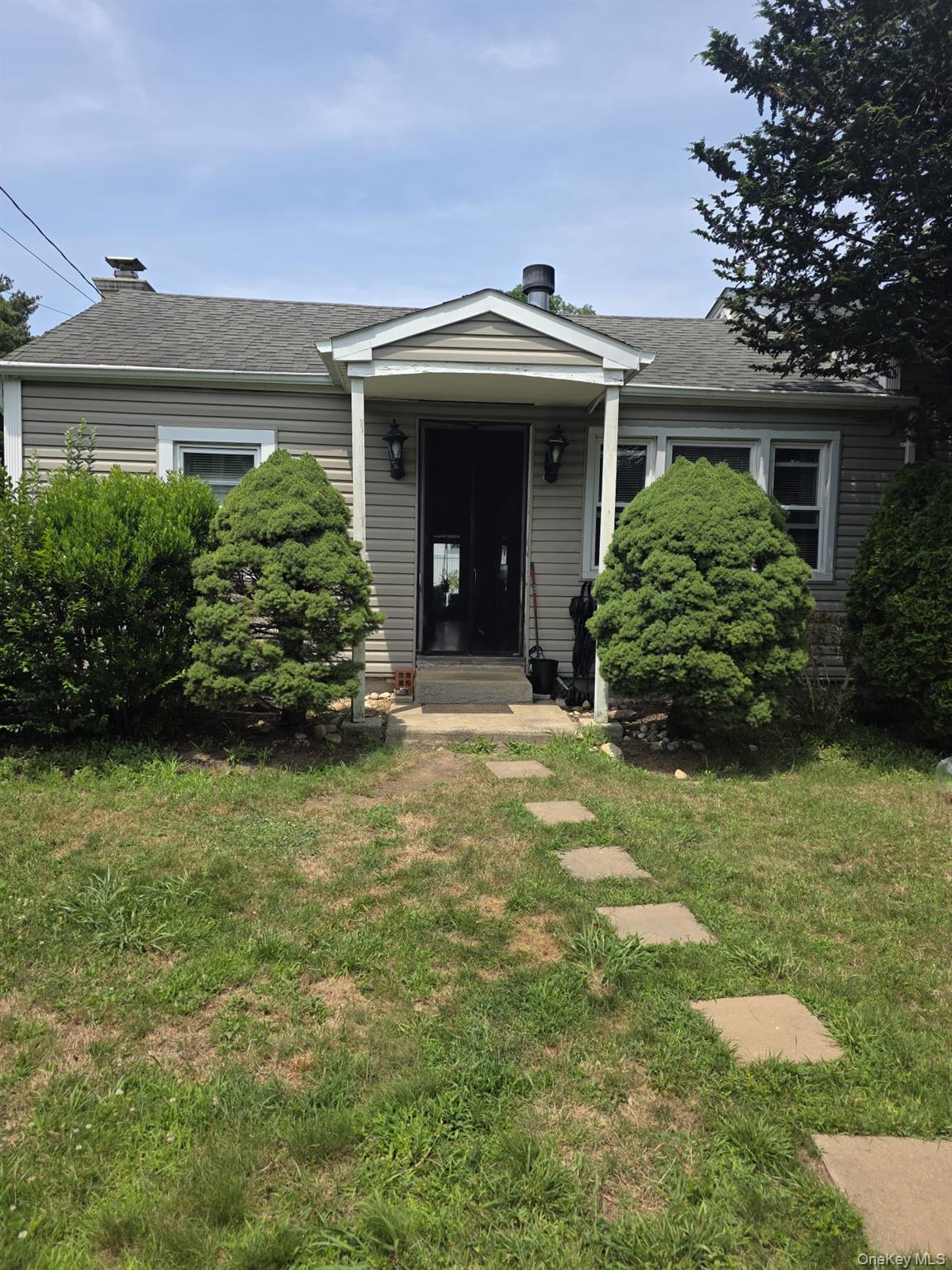 #1 photo, 23 Seaman Neck Road, Dix Hills , NY 11746