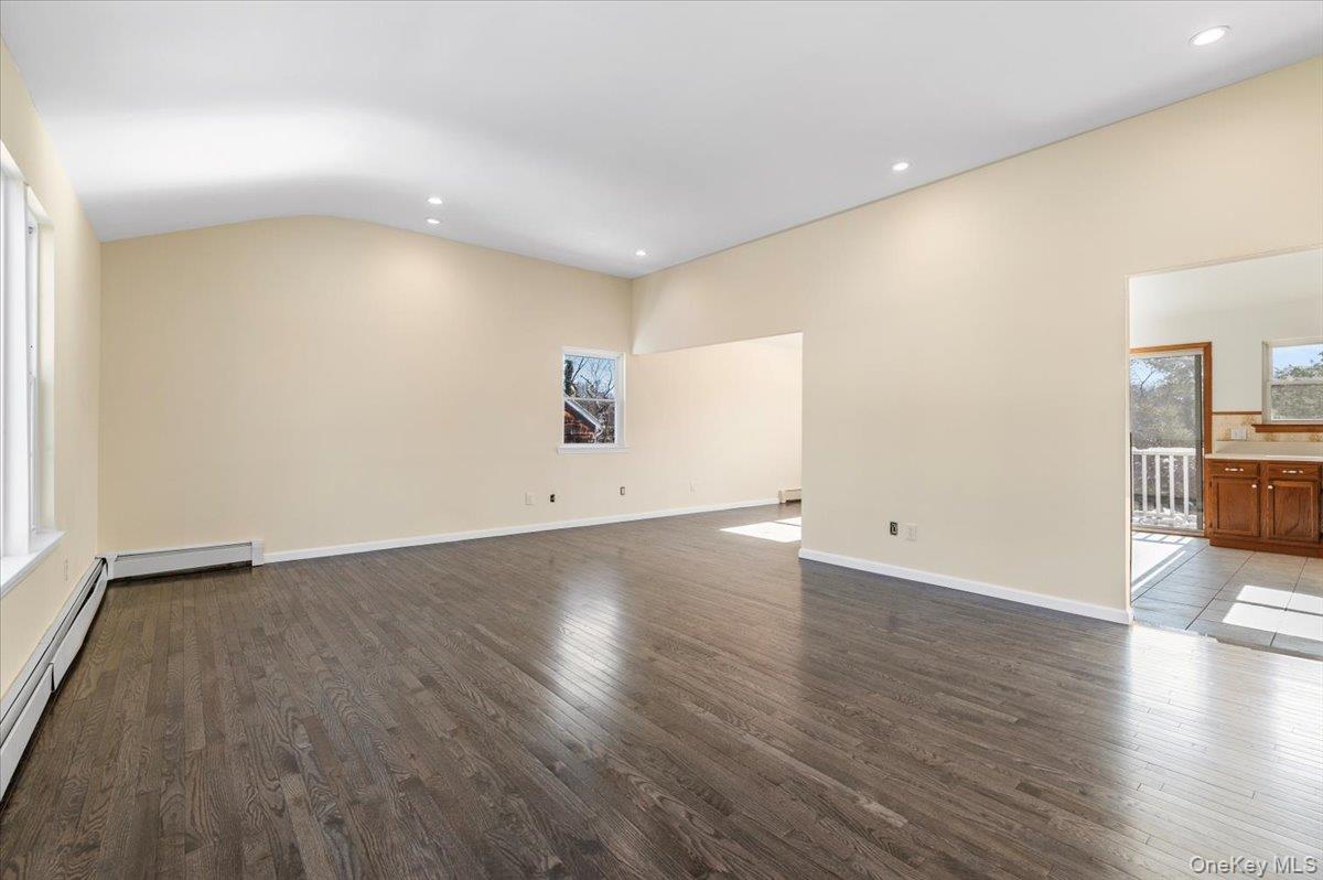 #4 photo, 20 Alex Lane, Glen Cove , NY 11542