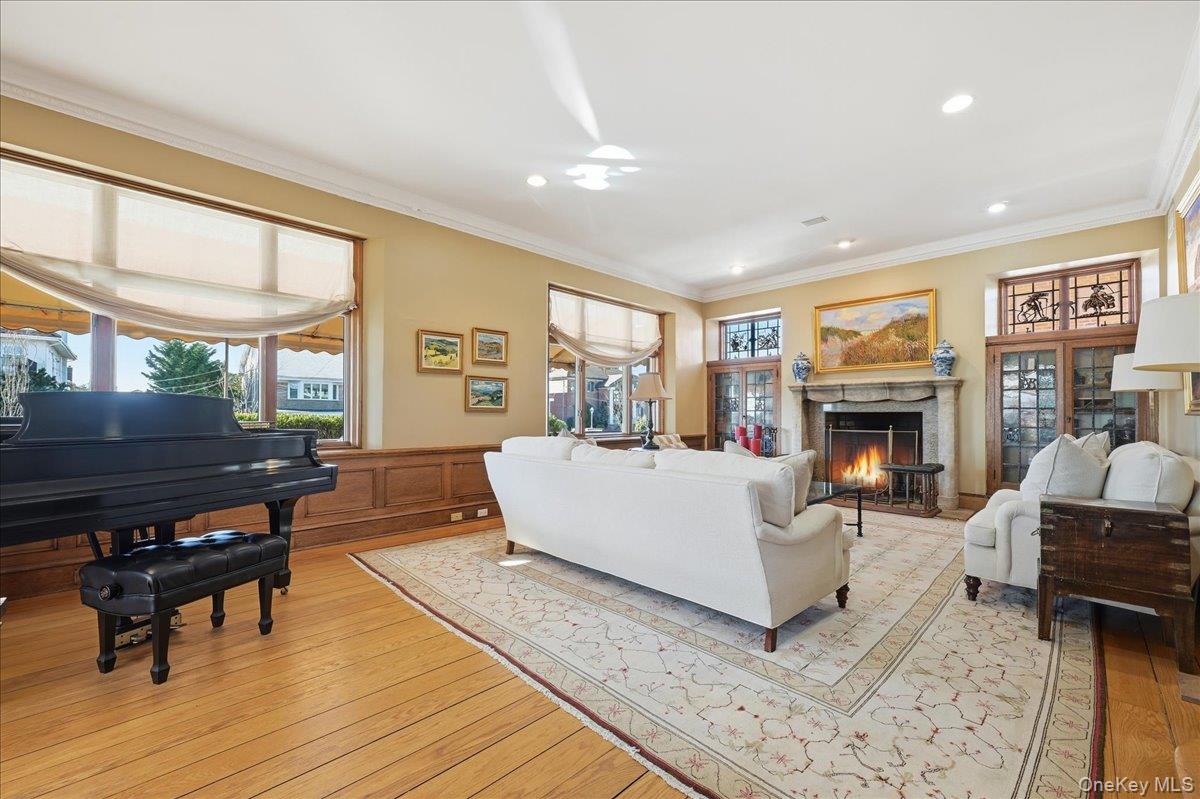 #6 photo, 156 Beach 147th Street, Neponsit , NY 11694