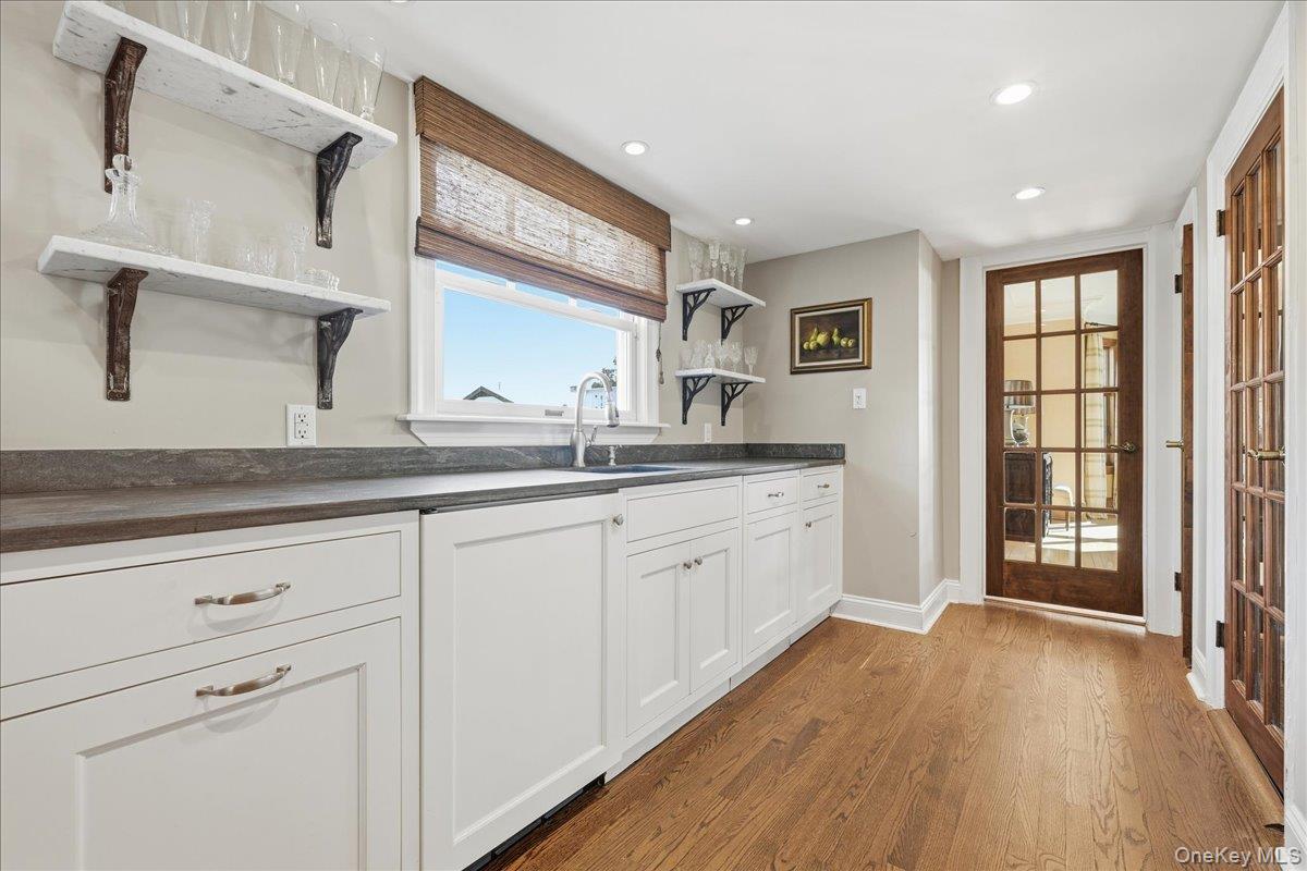 #9 photo, 156 Beach 147th Street, Neponsit , NY 11694