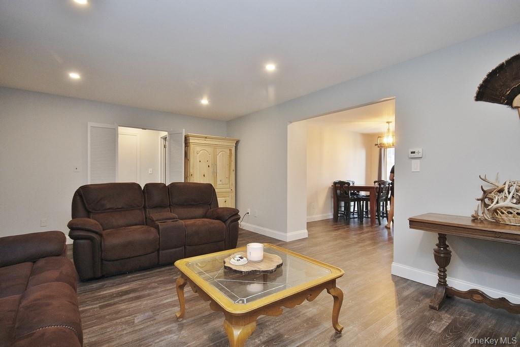 #10 photo, 14 Somerset Drive, Suffern , NY 10901