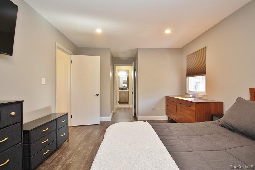 #12 photo, 14 Somerset Drive, Suffern , NY 10901