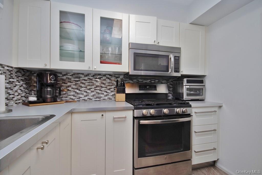 #3 photo, 14 Somerset Drive, Suffern , NY 10901