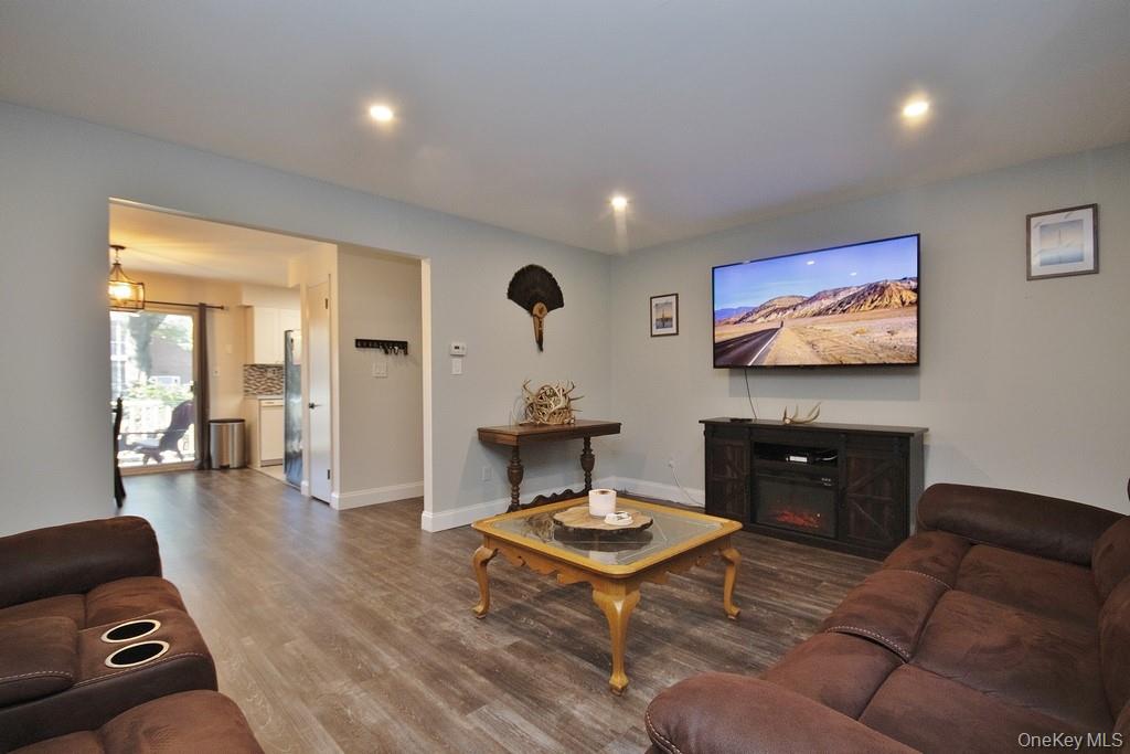 #9 photo, 14 Somerset Drive, Suffern , NY 10901