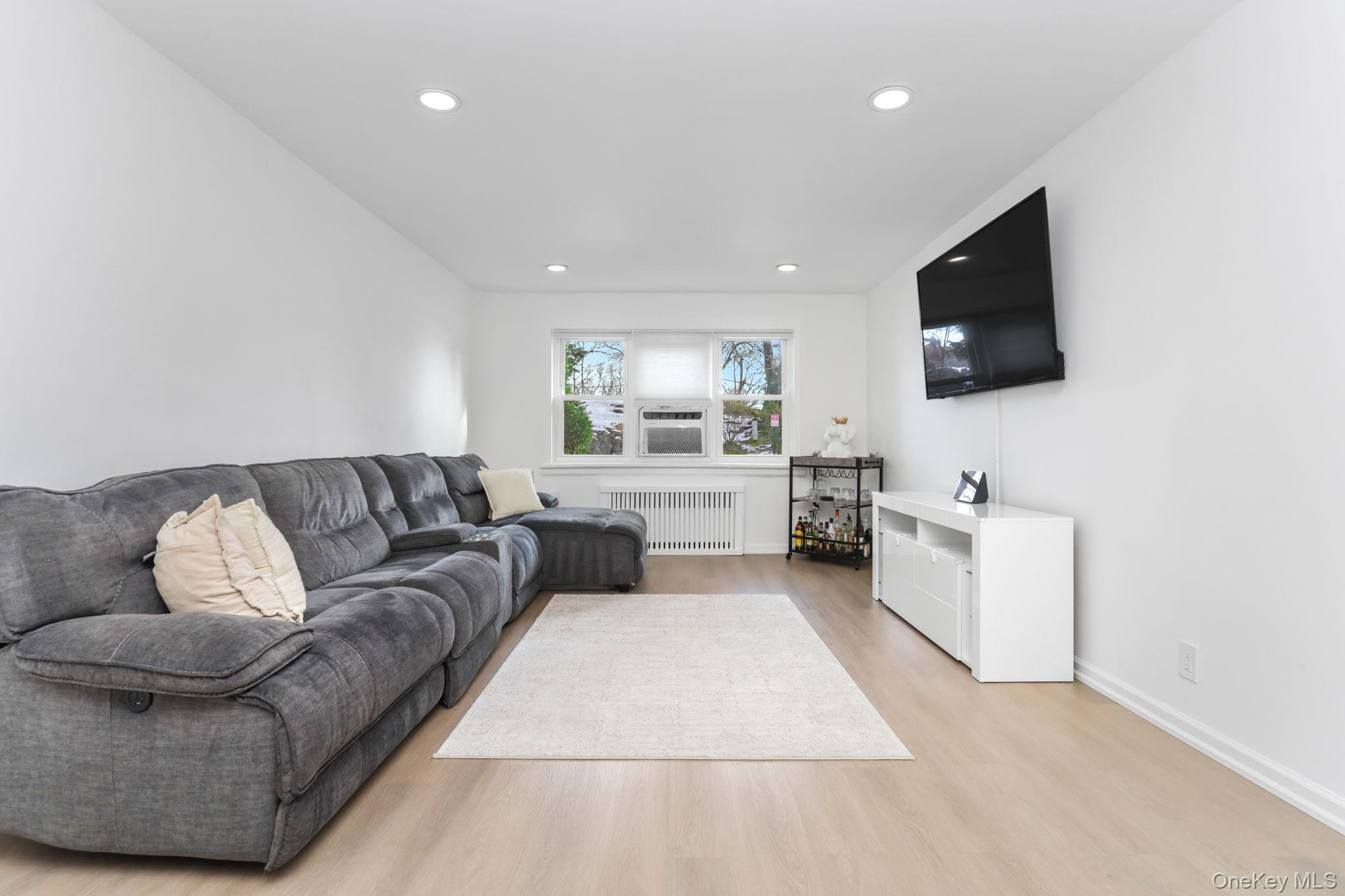 #1 photo, 450 Pelham Road, New Rochelle , NY 10805