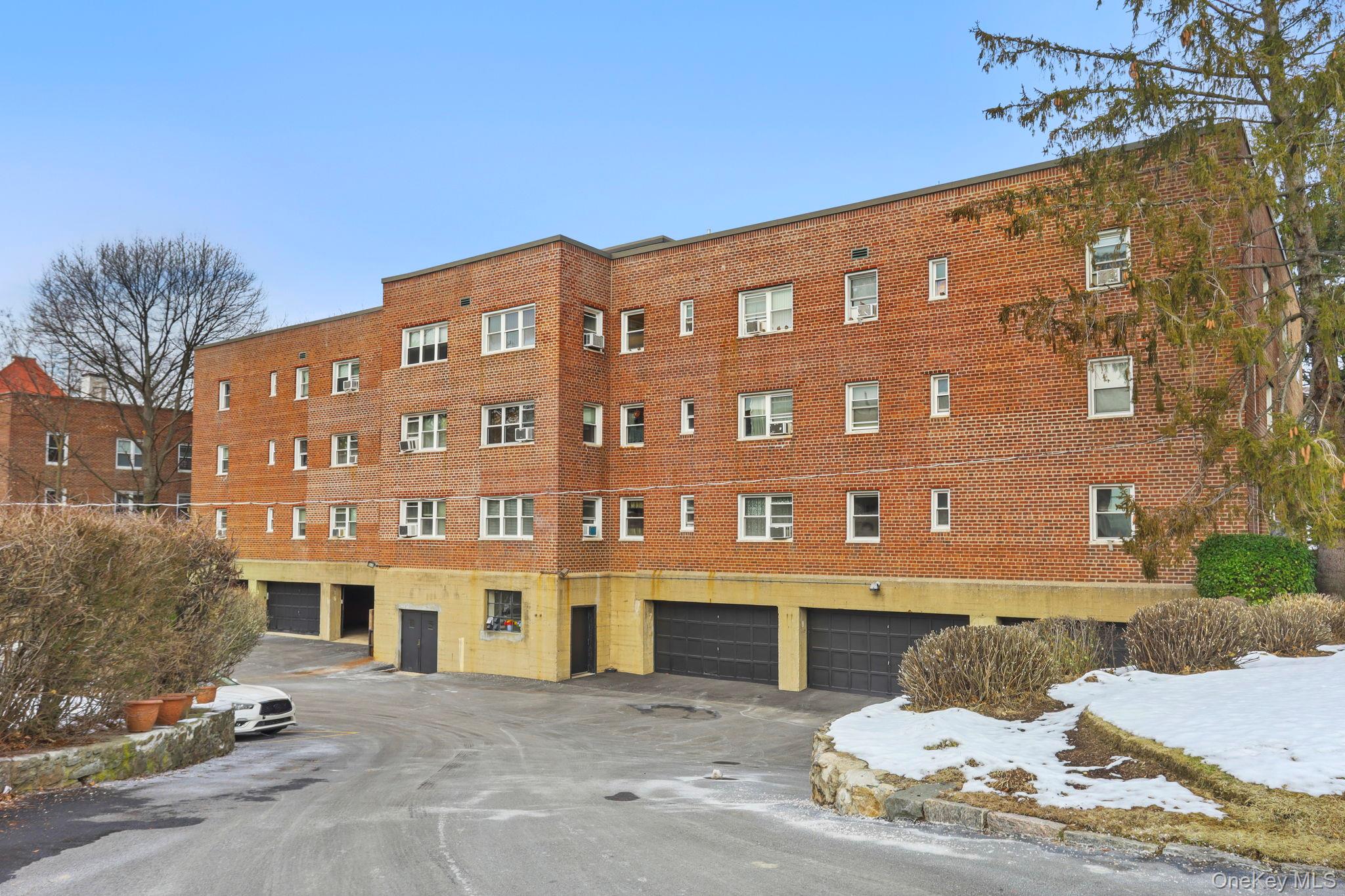 #15 photo, 450 Pelham Road, New Rochelle , NY 10805