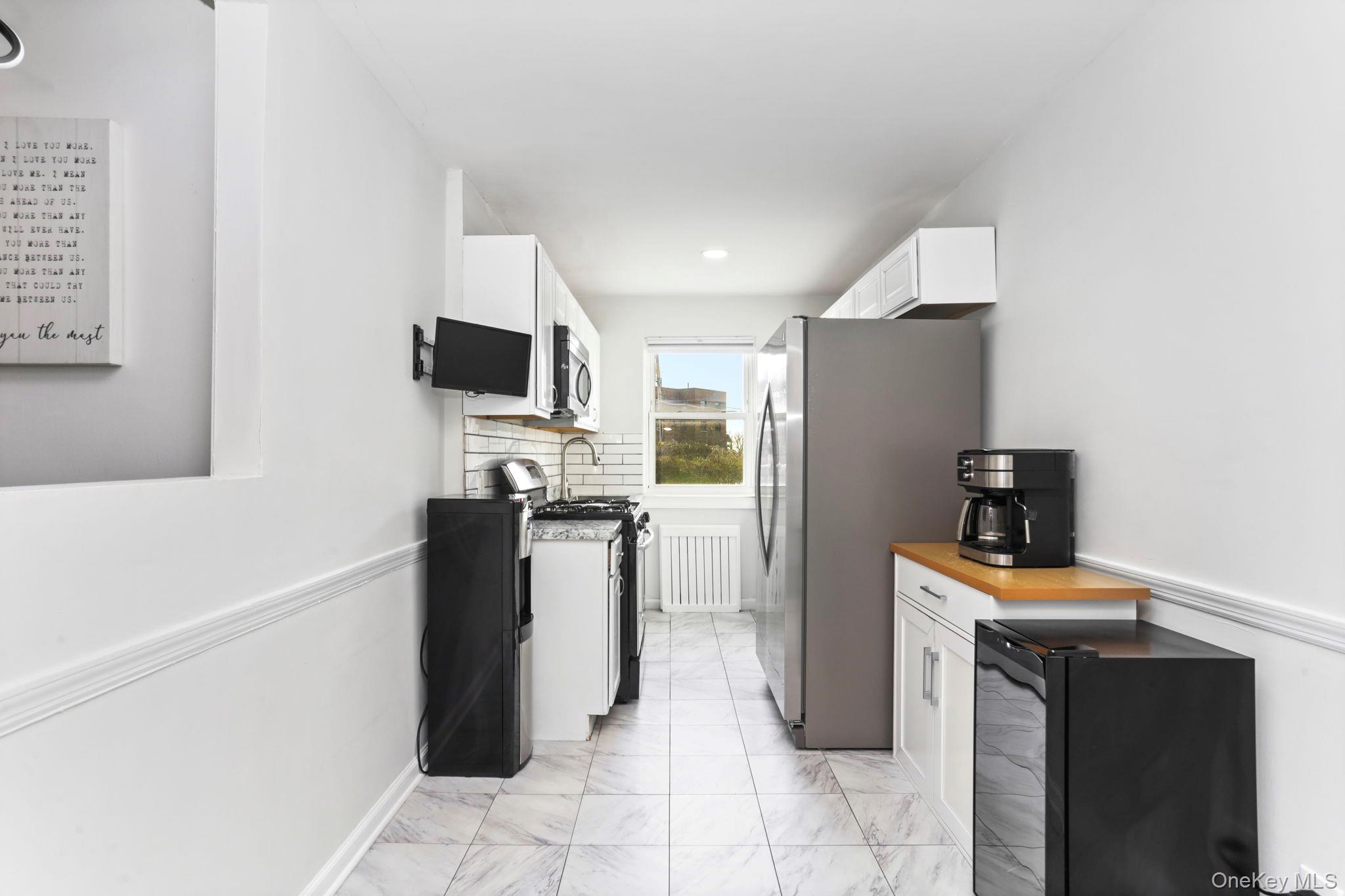 #7 photo, 450 Pelham Road, New Rochelle , NY 10805