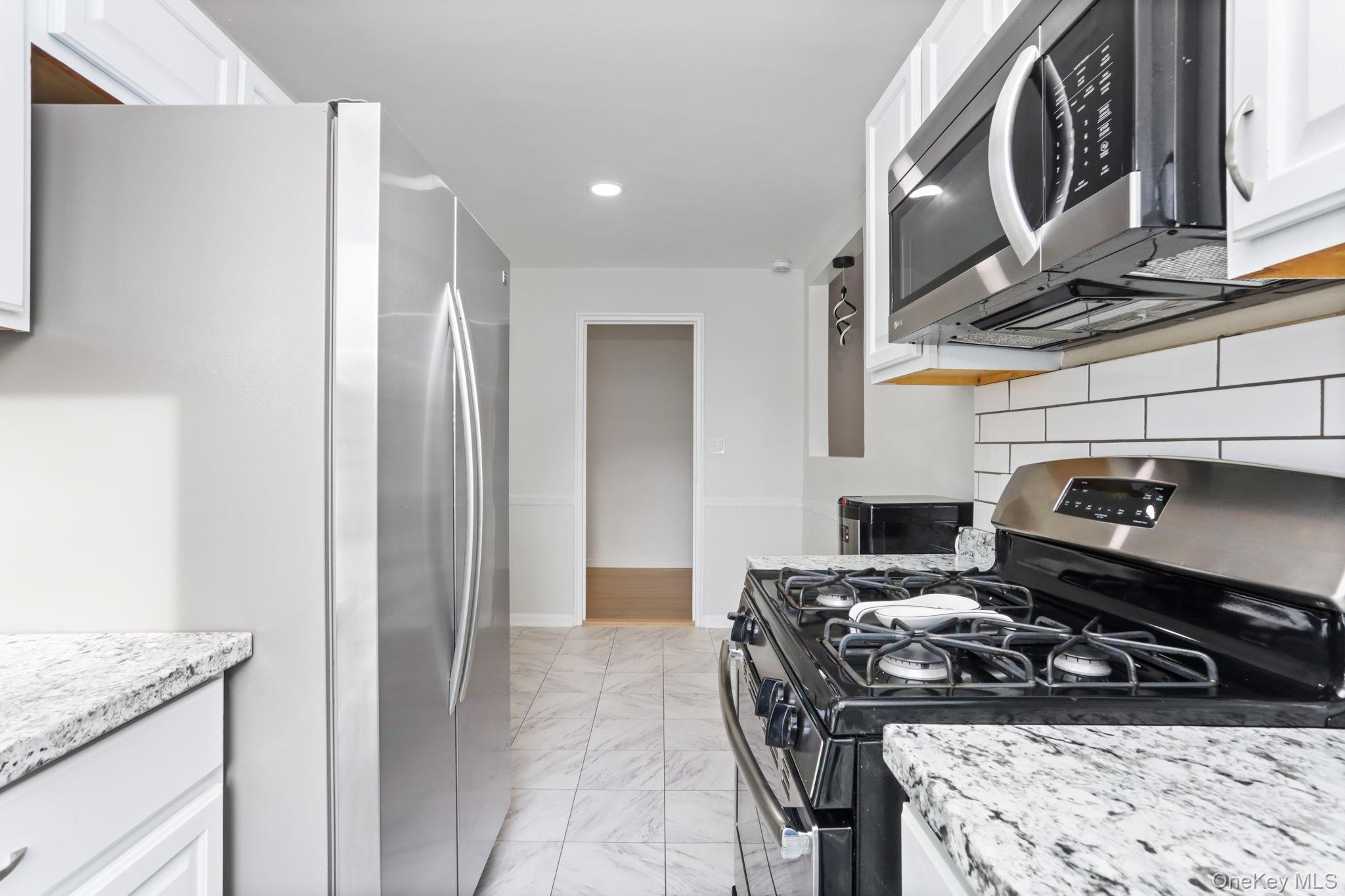 #9 photo, 450 Pelham Road, New Rochelle , NY 10805