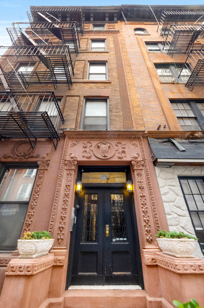 #12 photo, 69 PINEAPPLE Street, Brooklyn Heights , NY 11201
