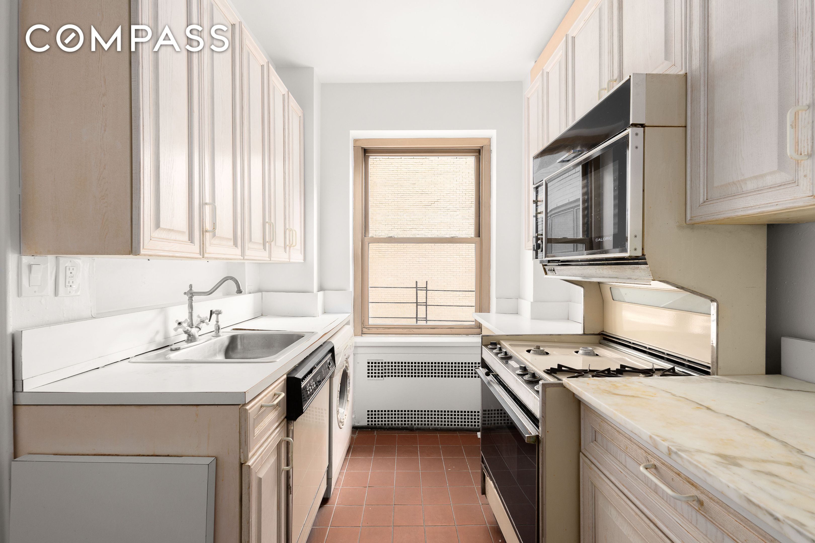 #5 photo, 710 Park Avenue, Lenox Hill , NY 10021