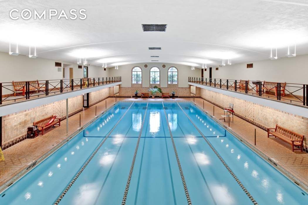 #8 photo, 405 W 23rd Street, Chelsea , NY 10011