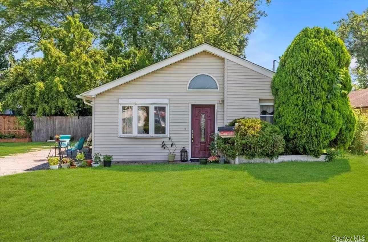 #1 photo, 439 Newbridge Road, East Meadow , NY 11554