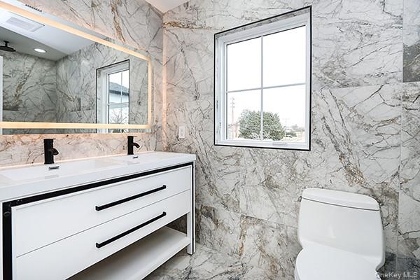 #19 photo, 92 Kings Walk, Massapequa Park , NY 11762