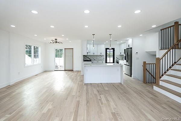 #4 photo, 92 Kings Walk, Massapequa Park , NY 11762