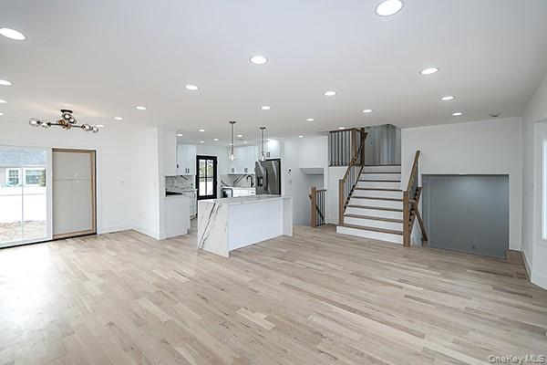 #5 photo, 92 Kings Walk, Massapequa Park , NY 11762