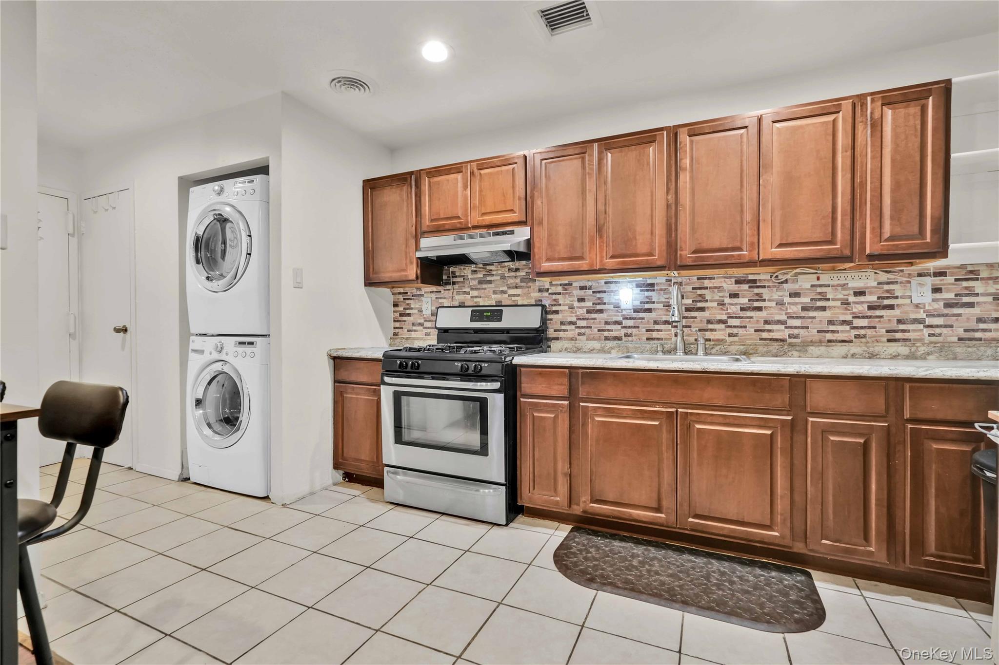 #11 photo, 785 E 160th Street, 브롱크스 Bronx , NY 10456