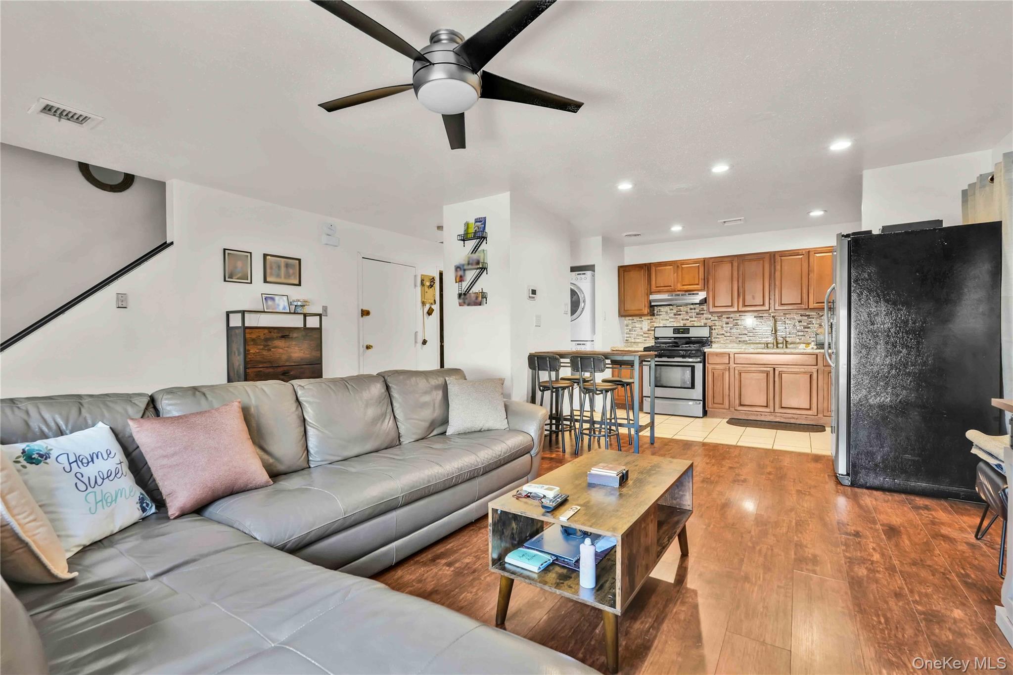 #5 photo, 785 E 160th Street, 브롱크스 Bronx , NY 10456