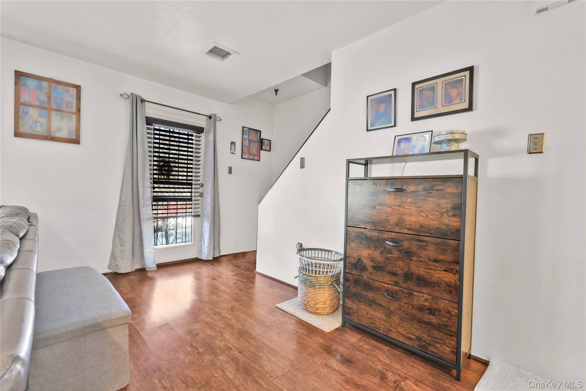 #7 photo, 785 E 160th Street, 브롱크스 Bronx , NY 10456